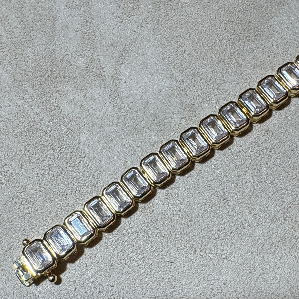 Elegant Gold baguette Women's Bracelet